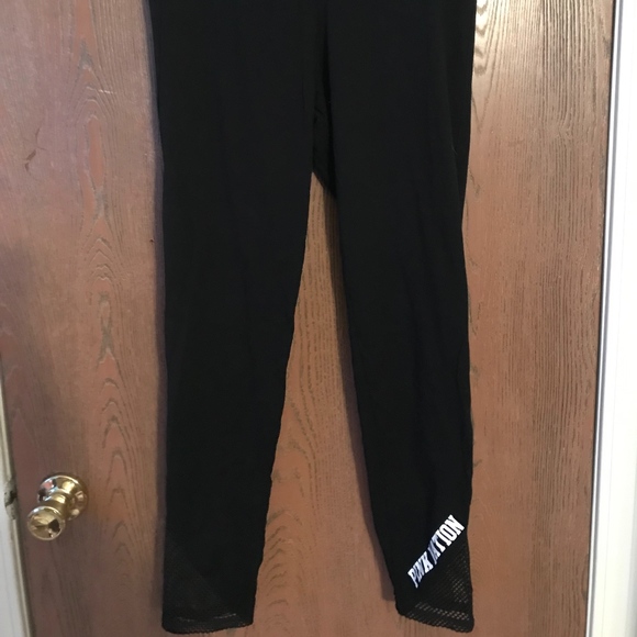 clothes - Picture 5 of 6